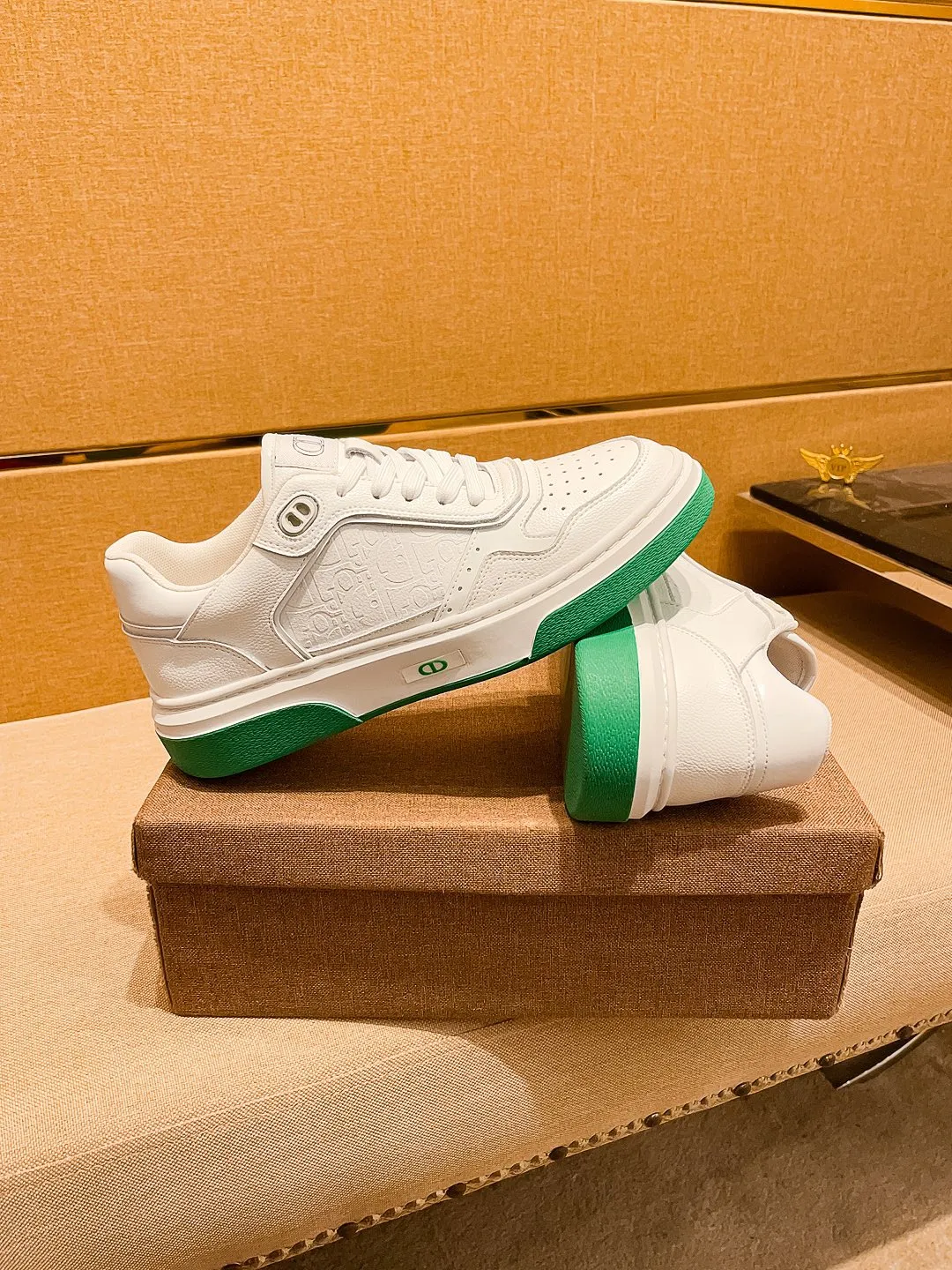 Men's shoes💰 440💰[Dior]🔥 High-end men's shoes brand official website 1:1 latest masterpiece: the upper is made of Italian imported first-layer cowhide with a comfortable and breathable lining➕original non-slip and wear-resistant outsole🔥, making walking more convenient and comfortable! An exclusive new model, a stunning work, a beautiful 1:1 replica [color] compared to the official quality! Create a fashionable personality to set off your uniqueness! A must-have for trendy men! Classic 🔥 Size: 38-44 Color: 🔥 2⃣️ colors available 🔥.